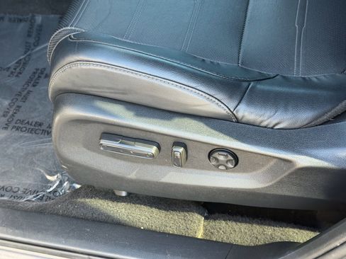 Used 2022 Honda CR-V Touring image 17