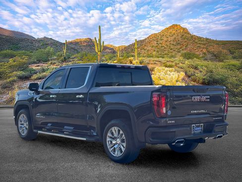 Used 2024 GMC Sierra 1500 Denali w/ Technology Package RWD image 6
