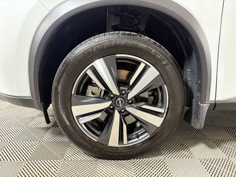 Certified 2025 Nissan Rogue SL w/ Tech Package AWD/4WD image 29