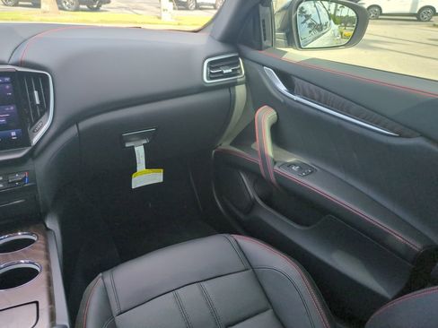 New 2024 Maserati Ghibli Modena Ultima Q4 image 15