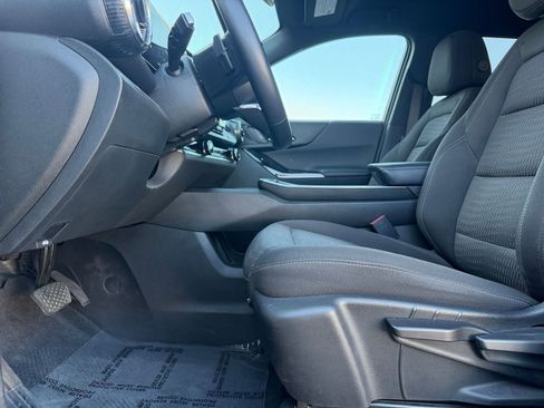 Used 2025 Chevrolet Equinox LT FWD image 27