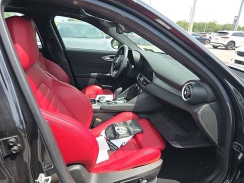 Used 2024 Alfa Romeo Giulia Ti w/ Performance Driving Package AWD/4WD image 12