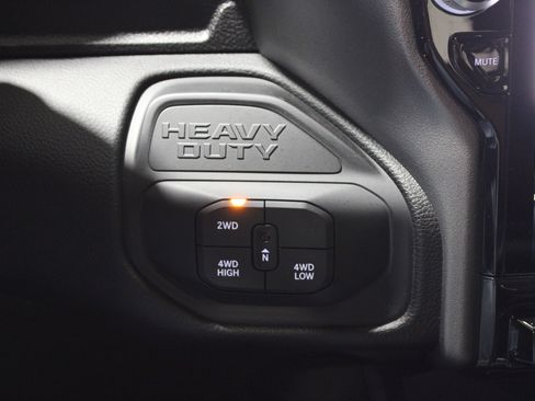 Used 2025 RAM 2500 Laramie image 29