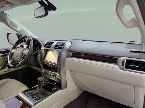 Used 2017 Lexus GX 460 Premium w/ Premium Package AWD/4WD image 25