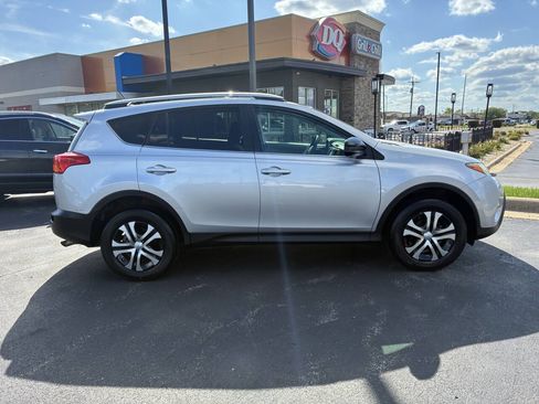 Used 2013 Toyota RAV4 LE AWD/4WD image 2