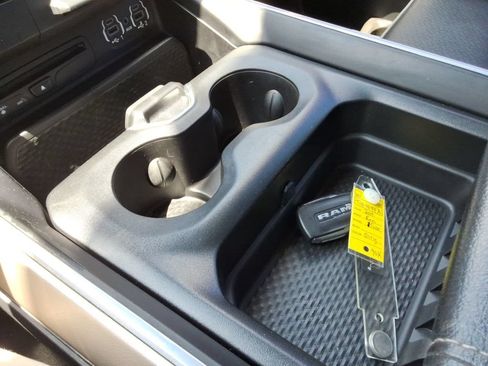 Used 2019 RAM 1500 Laramie RWD image 36