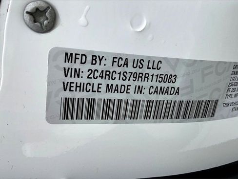 Used 2024 Chrysler Pacifica Select image 32