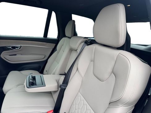 New 2025 Volvo XC90 T8 Core AWD/4WD image 24