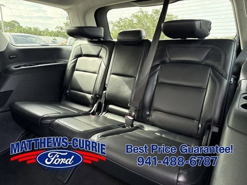 Used 2025 Lincoln Navigator Reserve AWD/4WD image 11