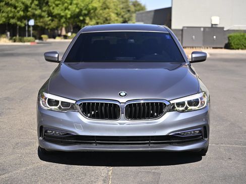 Used 2018 BMW 530i RWD image 2