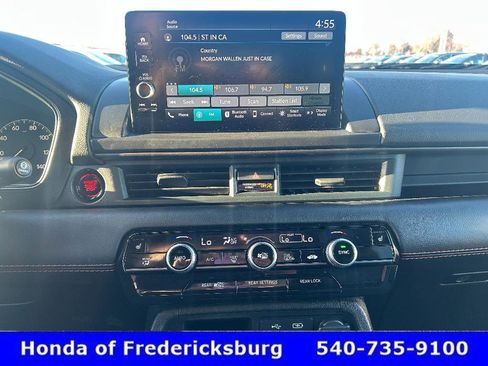 Used 2024 Honda Pilot TrailSport image 23