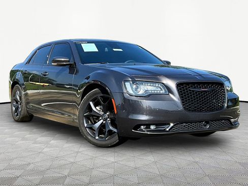 Used 2023 Chrysler 300 S w/ Comfort Group RWD image 3