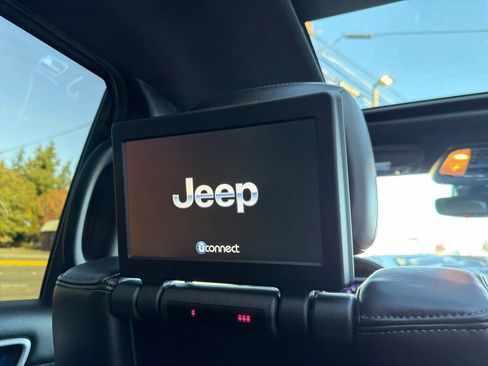 Used 2019 Jeep Grand Cherokee SRT image 27