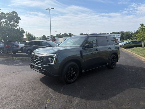 Used 2025 Nissan Armada PRO-4X w/ Pro-4X Premium Package AWD/4WD image 9