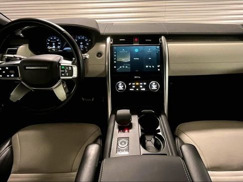 Certified 2021 Land Rover Discovery HSE R-Dynamic image 18