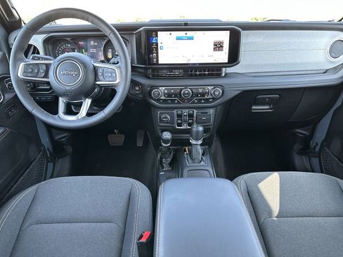 Certified 2025 Jeep Wrangler Unlimited Sahara w/ Safety Group AWD/4WD image 10