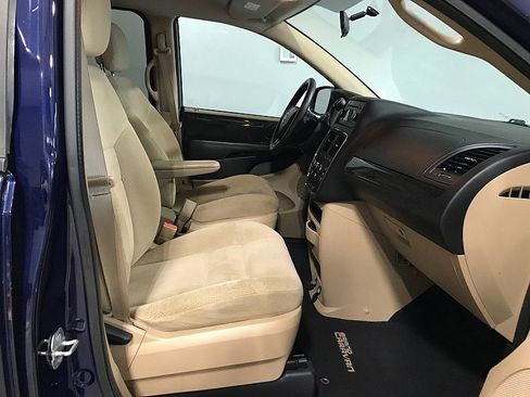 Used 2016 Dodge Grand Caravan SE w/ Quick Order Package 29E SE FWD image 13