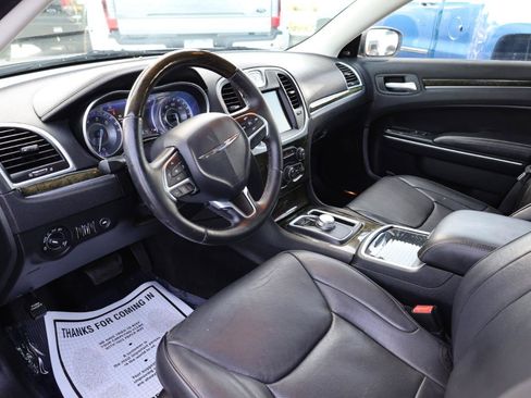 Used 2016 Chrysler 300 C RWD image 8