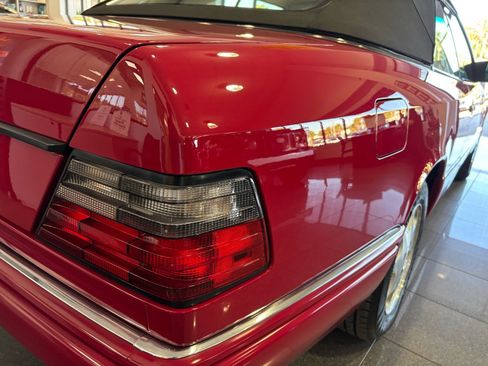 Used 1995 Mercedes-Benz E 320 Convertible image 13