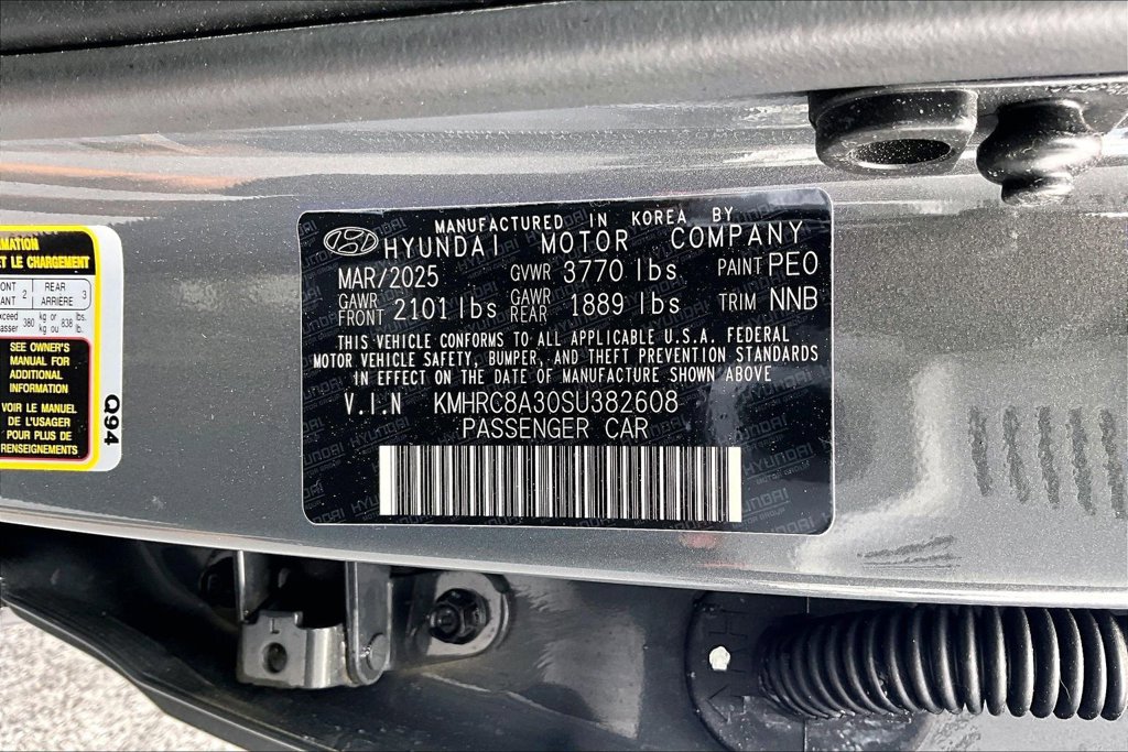 Used 2025 Hyundai Venue Limited FWD image 35