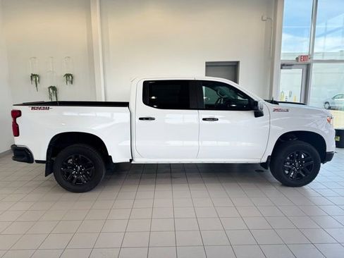 Used 2025 Chevrolet Silverado 1500 LT Trail Boss w/ Convenience Package II AWD/4WD image 36