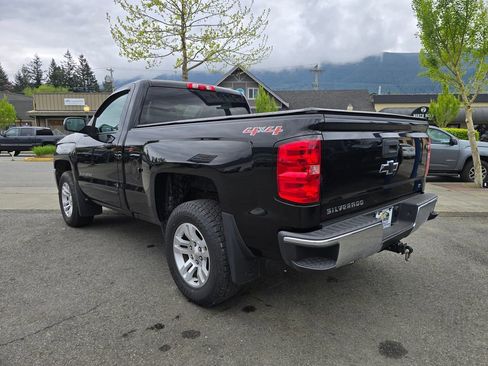 Used 2017 Chevrolet Silverado 1500 LT w/ LT Convenience Package AWD/4WD image 7
