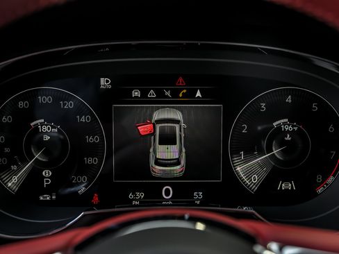 Used 2022 Bentley Bentayga AWD/4WD image 40