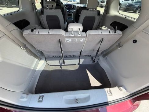 Used 2020 Chrysler Pacifica Touring-L Plus w/ Advanced Safetytec Group FWD image 16