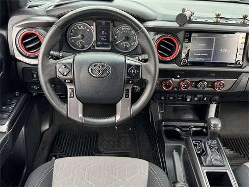 Used 2020 Toyota Tacoma TRD Sport w/ Technology Package image 11