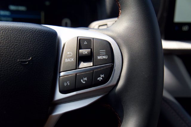 Certified 2025 Ford Explorer Active AWD/4WD image 21