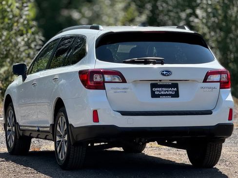 Used 2017 Subaru Outback 2.5i Touring w/ Popular Package #5A AWD/4WD image 5