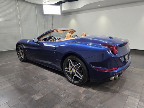 Used 2016 Ferrari California T image 4