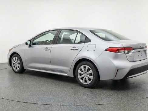 Used 2025 Toyota Corolla LE FWD image 6