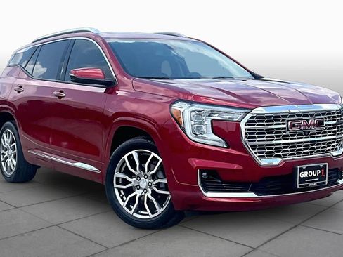 Used 2024 GMC Terrain Denali w/ Denali Premium Package AWD/4WD image 3