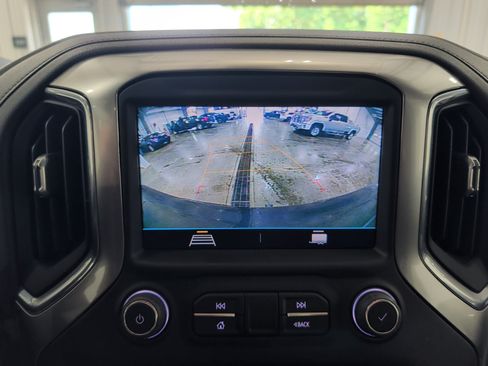 Used 2021 Chevrolet Silverado 1500 LT AWD/4WD image 11