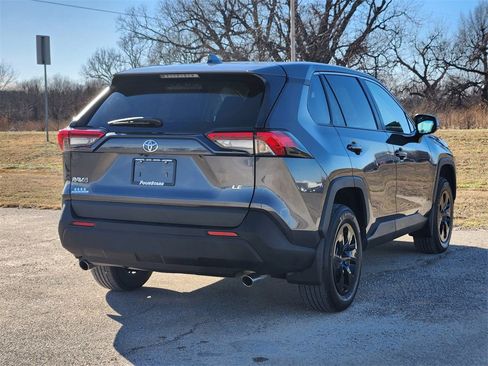 Used 2023 Toyota RAV4 LE image 7