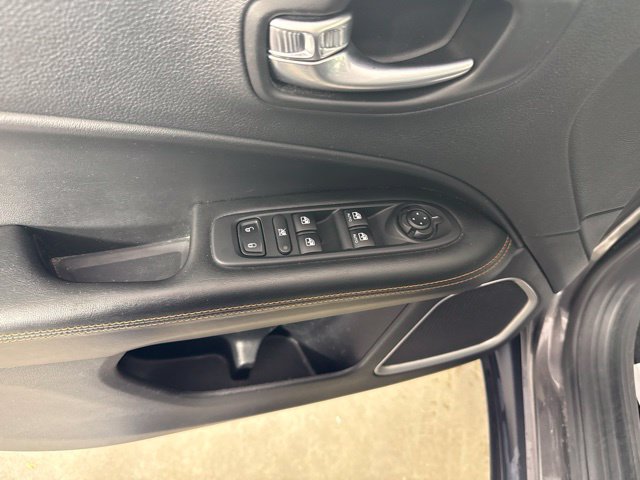 Used 2019 Jeep Compass Limited AWD/4WD image 13