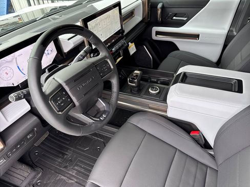 New 2025 GMC Hummer EV 2X w/ Extreme Off-Road Package image 9