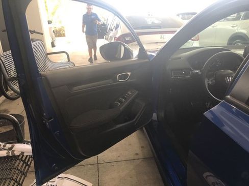 Used 2024 Honda Civic Sport image 10