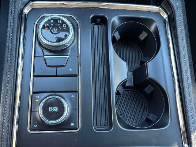 Used 2024 Ford Expedition XLT AWD/4WD image 26