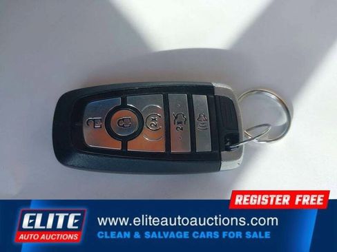 Used 2017 Ford Fusion Titanium FWD image 21