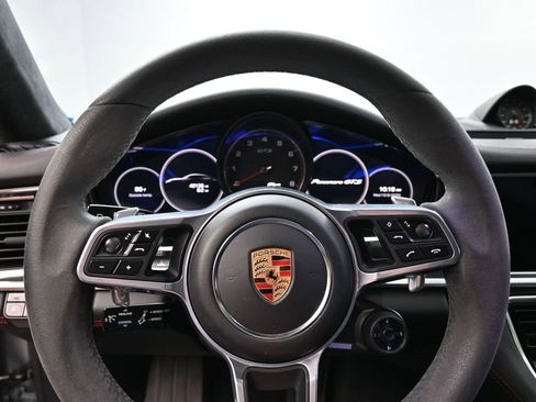 Used 2020 Porsche Panamera GTS image 7