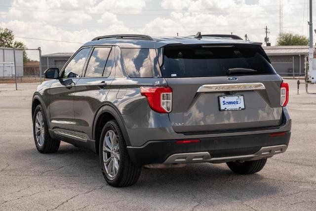 Certified 2023 Ford Explorer XLT w/ Equipment Group 202A RWD image 6