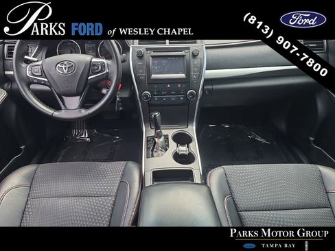 Used 2015 Toyota Camry SE FWD image 10