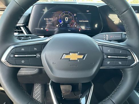 New 2025 Chevrolet Suburban Premier image 24