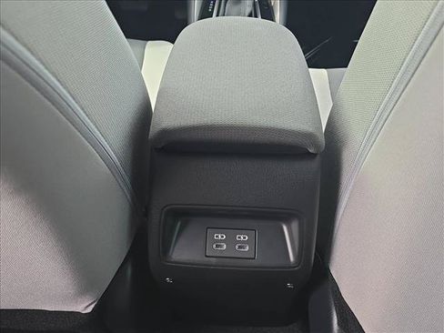 Used 2025 Toyota Corolla LE FWD image 18