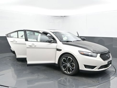 Used 2017 Ford Taurus SHO image 51