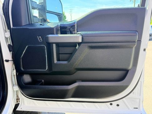 Used 2020 Ford F250 Platinum w/ FX4 Off-Road Package AWD/4WD image 39