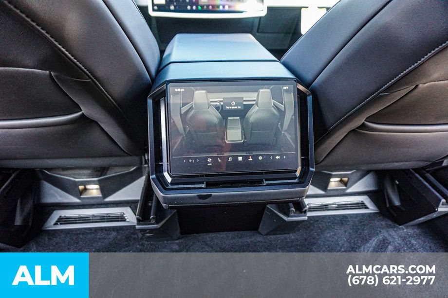Used 2024 Tesla Cybertruck AWD Crew Cab image 32