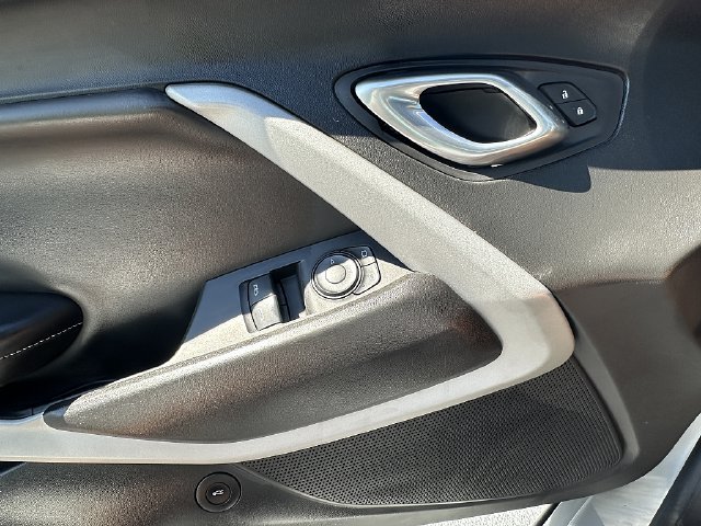 Used 2018 Chevrolet Camaro LT RWD image 14